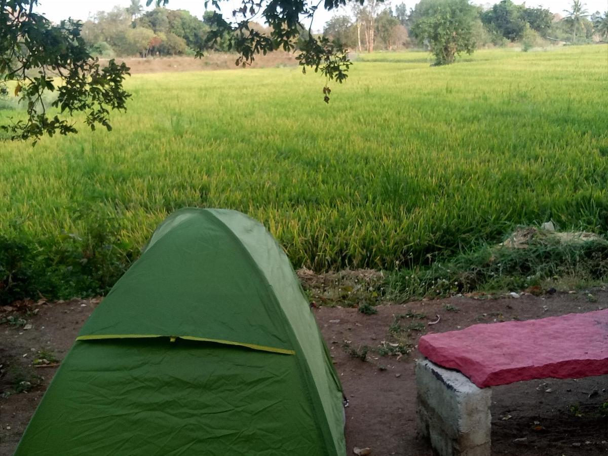 Sunrise Guest House & Restaurant Hampi Buitenkant foto